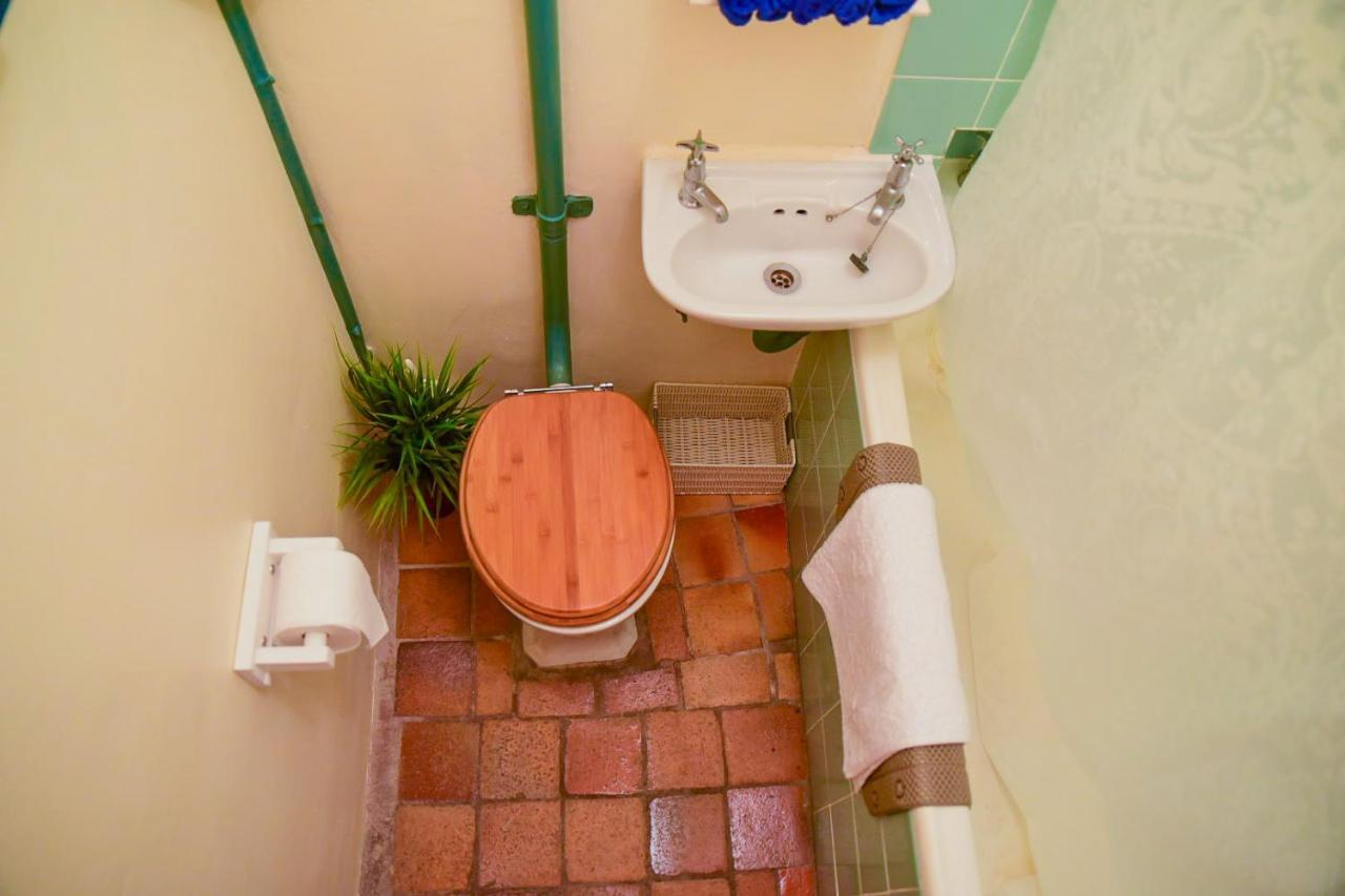 On Pinewood Guest House Cidade Do Cabo Exterior foto
