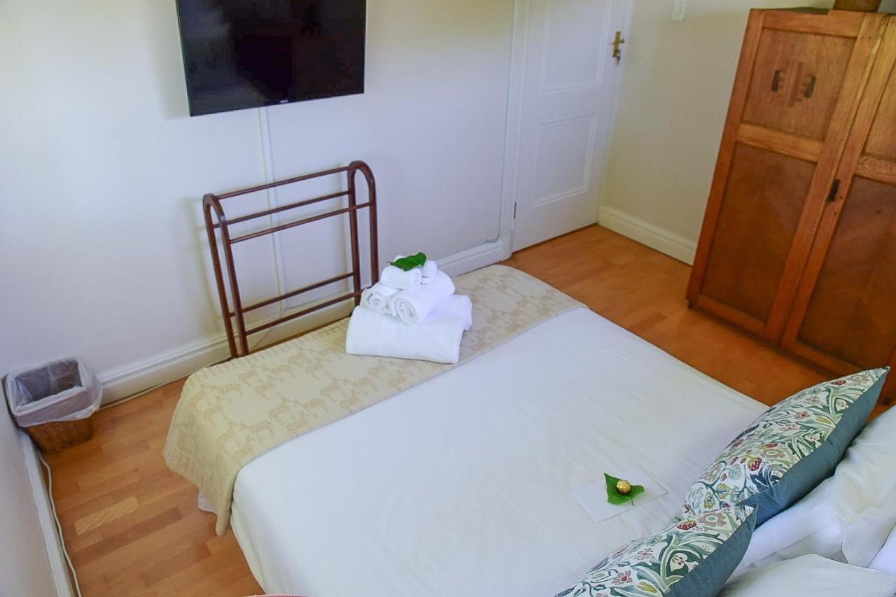 On Pinewood Guest House Cidade Do Cabo Exterior foto